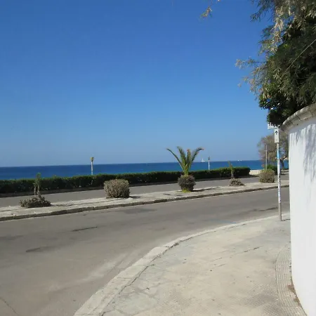Holiday home Casa Vacanze Baia Blu *